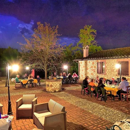 Appartamento Sleeps 4 T241786