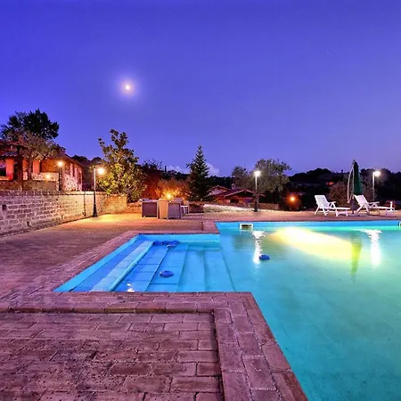 Sleeps 4 T241786 *
